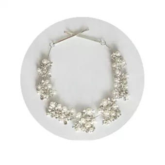 Hajdisz menyasszonyi ezüst kisvirágok gyöngyökkel